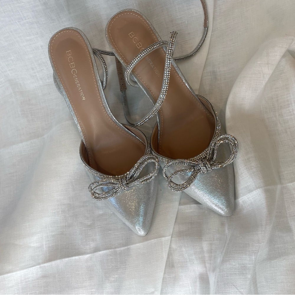 Silver Bow Party Heels Size 8 BCBG